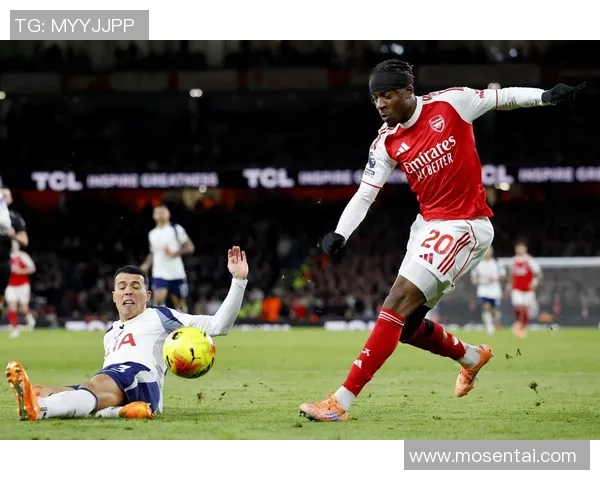 阿森纳英超时代首次实现对热刺四连胜的辉煌时刻